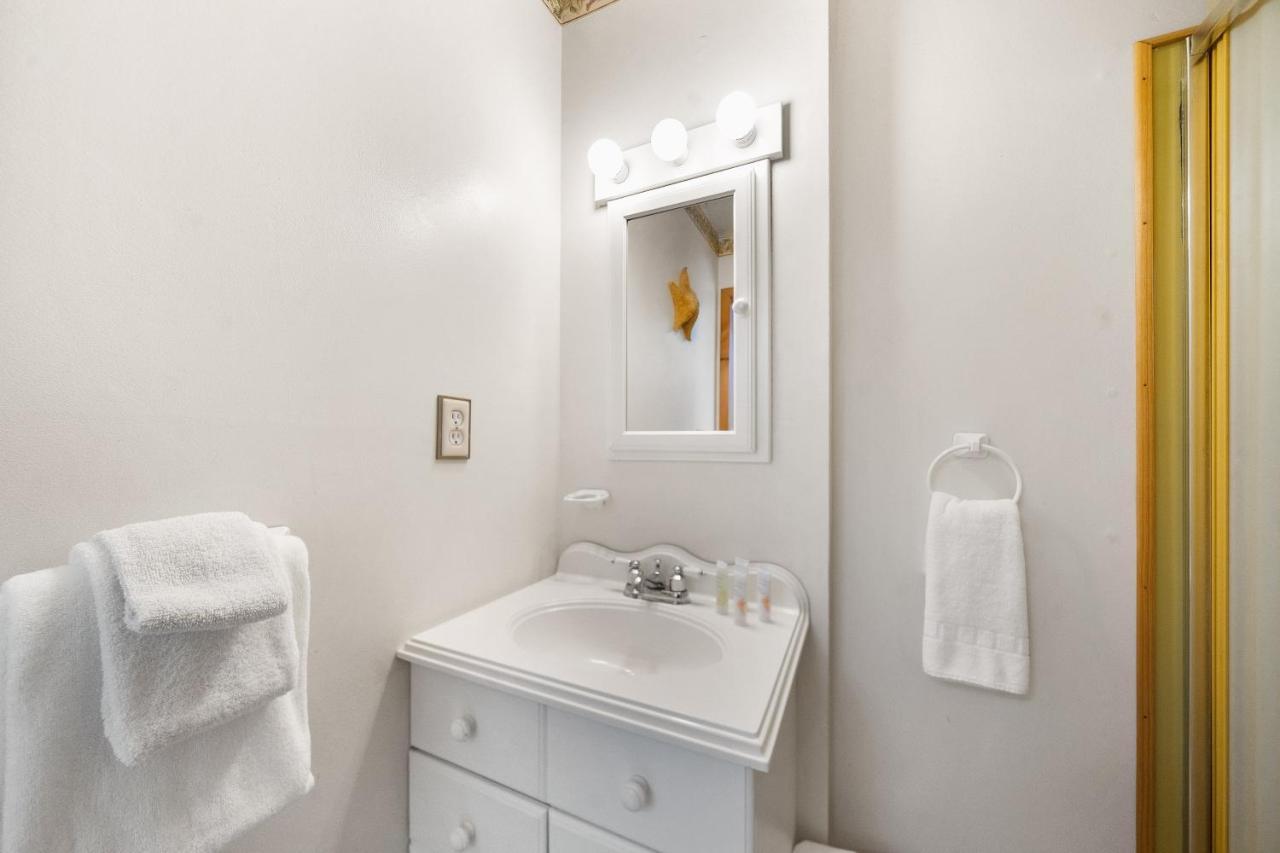 Cozy Condo By Tripp Lake Warrensburg Extérieur photo